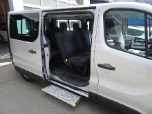 Automatisch ausfahrbare Trittstufe